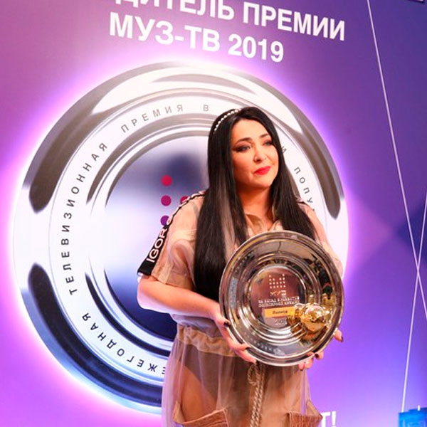 Лолита-попросила-у-Деда-Мороза-нового-мужа