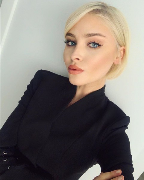 «Расставлю точки в истории с пальцем»: Алена Шишкова ответила всем, кто считает, что она не принимает участия в воспитании дочери