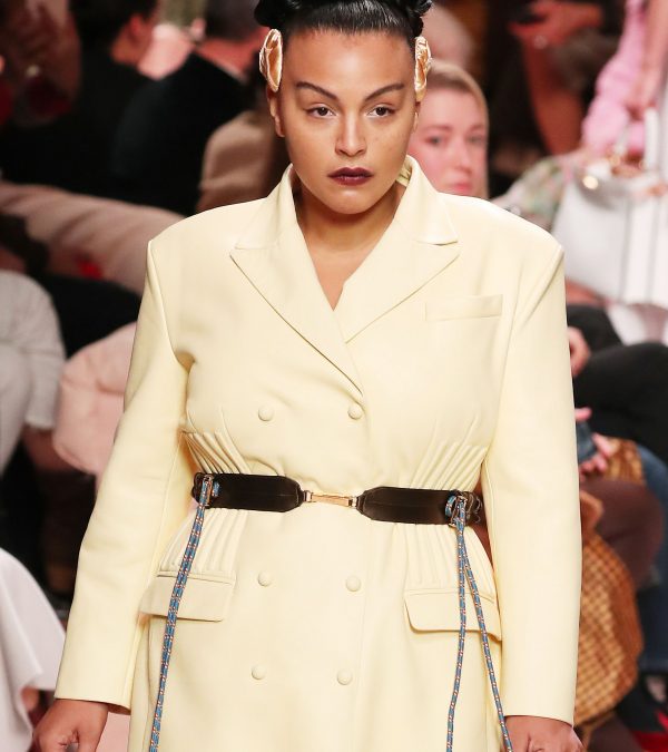 Палома Elsesser и Джилл Kortleve историю как Fendi первый плюс размер топ-модели