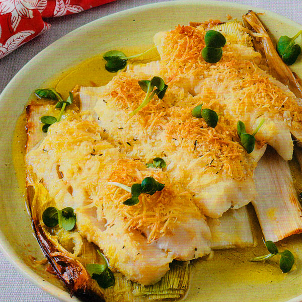БЕЛАЯ-РЫБА-ПОД-СЫРНОЙ-КОРОЧКОЙ,-НА-ПОРЕЕ БЕЛАЯ РЫБА ПОД СЫРНОЙ КОРОЧКОЙ, НА ПОРЕЕ
