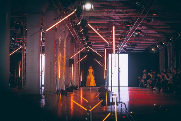 MERCEDES-BENZ-FASHION-WEEK-RUSSIA-ОТКРЫЛАСЬ-В-МОСКВЕ ОТКРЫЛАСЬ В МОСКВЕ
