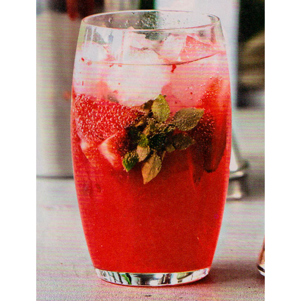 КЛУБНИЧНО-БАЗИЛИКОВЫЙ-КОКТЕЙЛЬ-НА-РОМЕ