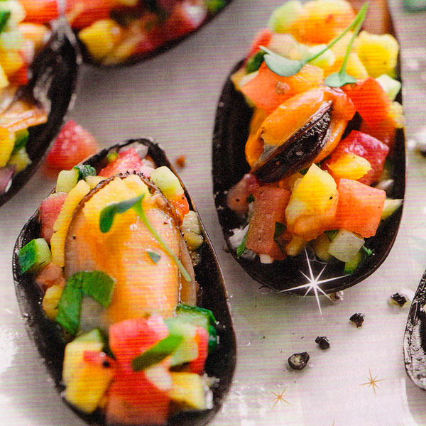 МИДИИ-В-СТВОРКАХ-С-САЛЬСОЙ-ИЗ-МАНГО