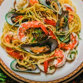 Паста-с-морепродуктами-и-белым-вином