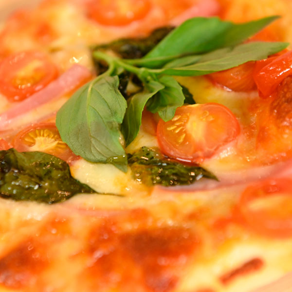 Pizza назад. Пицца назад. Пицца ютуб канал. Так вкусно на ютубе пицца по перроне.