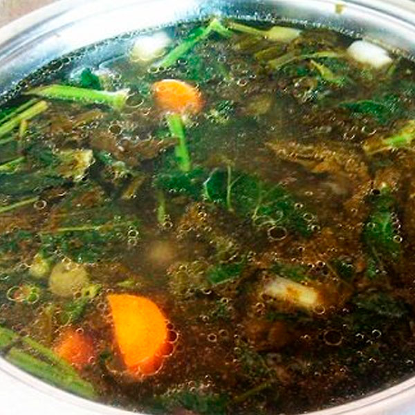 Вкусный суп из крапивы с тушенкой суп-из-крапивы-с-тушенкой
