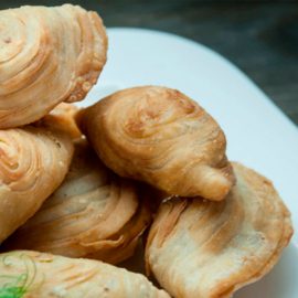 СЛОЙКИ-С-КУРОЧКОЙ-КАРРИ СЛОЙКИ