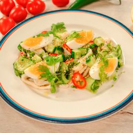 Салат-из-кальмаров-гриль-с-огурцами-и-яйцом Салат-из-кальмаров