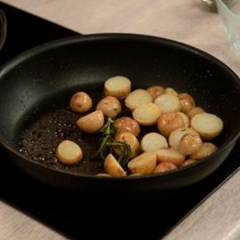 Салат-из-морепродуктов-с-картофелем Салат-из-морепродуктов