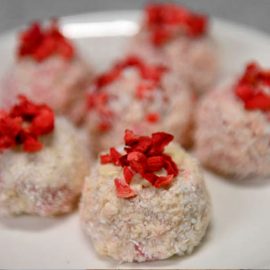 Трюфели-с-клубникой-и-кокосом Трюфели-с-клубникой