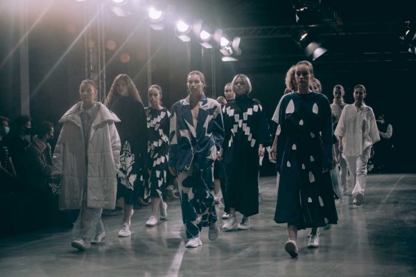 MERCEDES-BENZ-FASHION-WEEK-RUSSIA-ОТКРЫВАЕТ-ПРИЕМ-ЗАЯВОК-НА-ГРАНТЫ-ДЛЯ-ДИЗАЙНЕРОВ-СО-ВСЕЙ-РОССИИ MERCEDES-BENZ-FASHION-WEEK