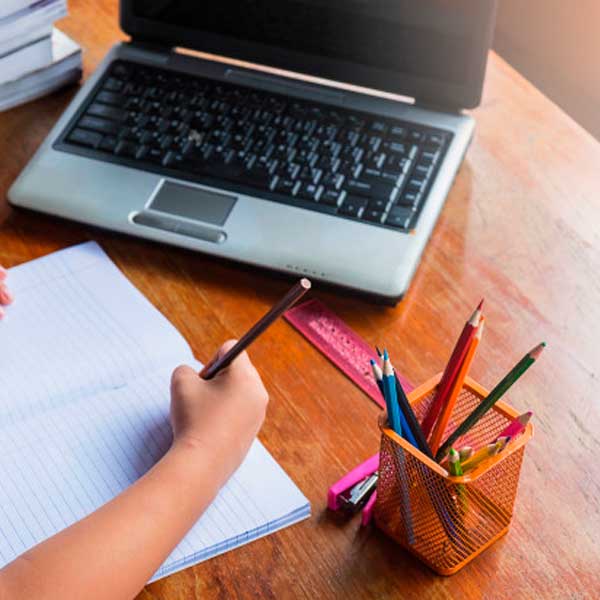 В-Бурятии-учительница-порвала-ухо-школьнику-из-за-невыполненного-задания В Бурятии учительница порвала ухо школьнику