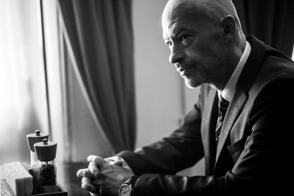 Драма «Подвиг» — Бондарчук и Хаматова играют супружескую пару: фото с площадки Драма "Подвиг" - Бондарчук и Хаматова играют супружескую пару