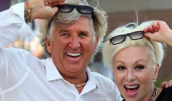 Вдовец Легкоступовой забаррикадировался в квартире певицы