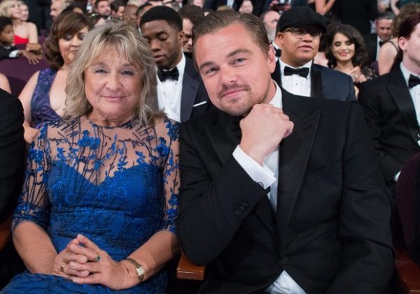 «Хочу дарить бриллианты только ей!»: мужчины, которые стали звездами, но не перестали быть маменькиными сынками