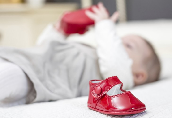 Первая обувь для малыша: как правильно выбрать «башмачки» на первые шаги?