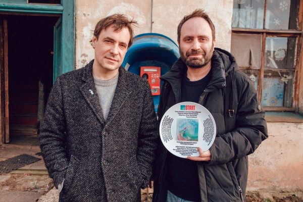 9 Цыганов получил главную роль в фильме «Блондинка»: первые фото Партнершей актера по съемкам стала Дарья Жовнер