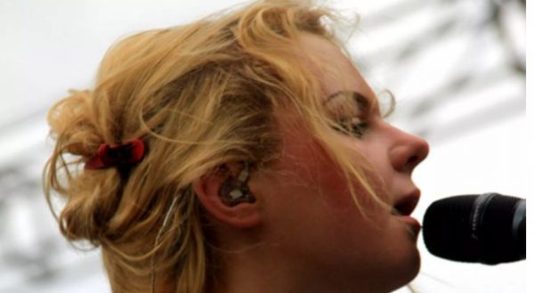 Алиса Вокс рассказала о домашнем насилии