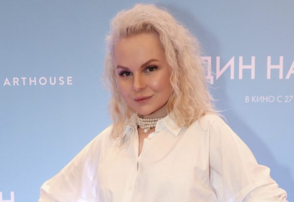 Алиса Вокс рассказала о насилии со стороны матери