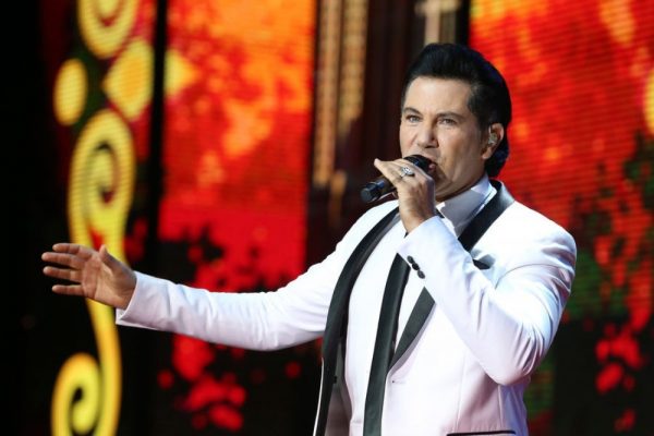 Авраам Руссо заявил, что плагиатчики предлагали ему 1,1 млн рублей за отказ от песни