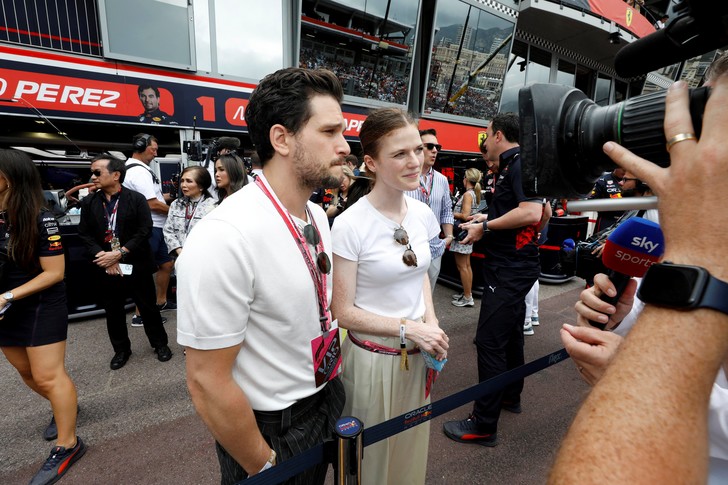 Наоми Кэмпбелл с новым поклонником, княгиня Шарлен за руку с мужем и другие звездные гости Гран-при «Формулы-1» в Монако