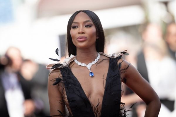 Пантера умерила пыл, но не потеряла огонь: как менялся стиль Наоми Кэмпбелл в Каннах