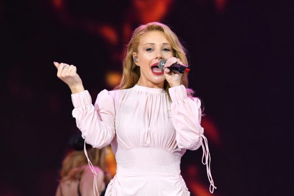 Уехавшая в Польшу Тина Кароль оскорбила Лепса за выступление в Донбассе