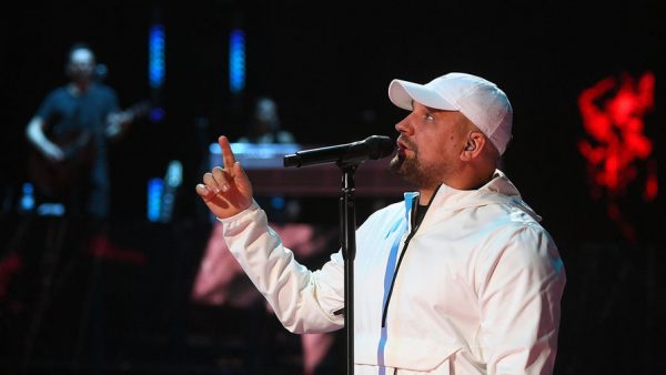 В Минске «приостановили» концерт Басты