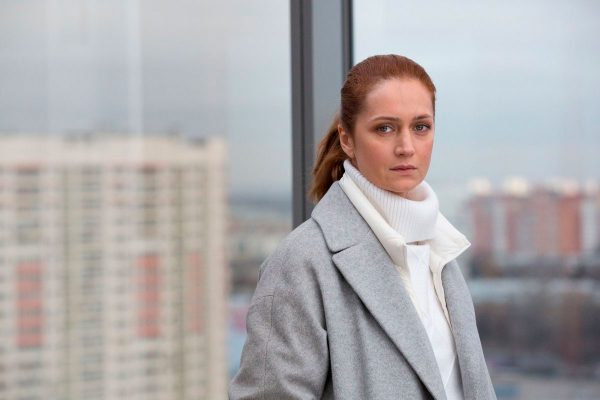 4 Исакова играет хирурга под следствием в новом сериале Актриса появится в детективе «Заключение» в главной роли