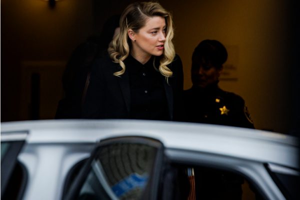 Еще откровеннее: Эмбер Херд напишет книгу, в которой расскажет всю правду о Джонни Деппе