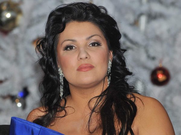 «Горячая штучка»: похудевшая Нетребко восхитила россиян