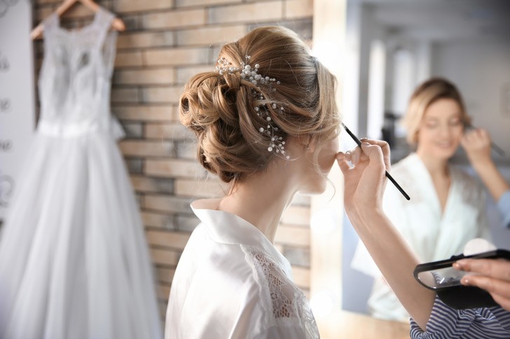 Как самостоятельно сделать свадебный макияж