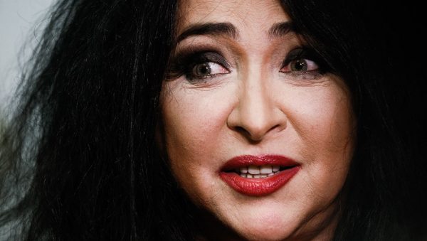 Лолита пожаловалась на обман мошенников