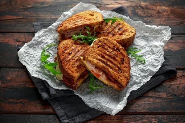 Сытно и эстетично: как приготовить корейский сэндвич на пикник