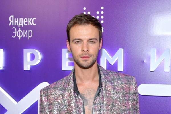 Вернется в августе: афиши концерта Макса Барских появились в Москве