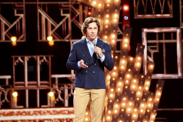 Отбирали воду в 40-градусную жару и просили не снимать: на концерте Галкина в Анталье опасались провокаций