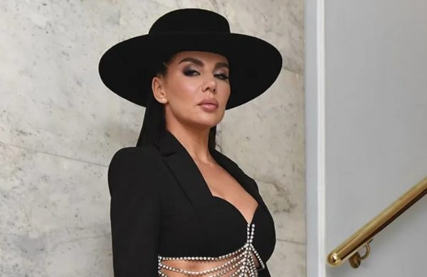 Певица Анна Седокова выступила против спецоперации на Украине