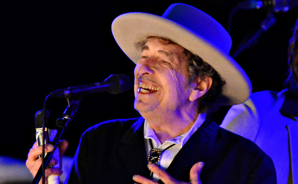 Боб Дилан запретил использовать мобильники на своих концертах