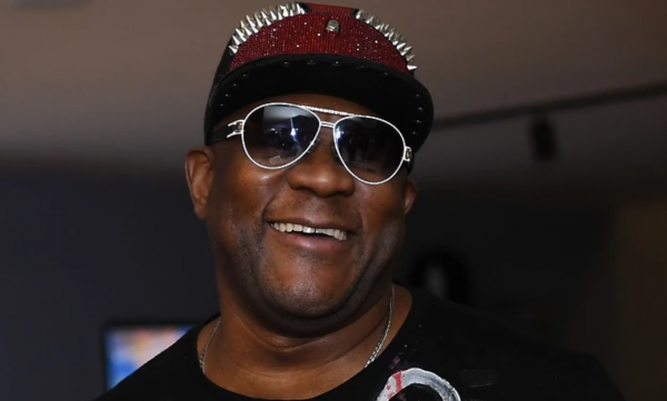 Вдова Пьера Нарцисса подаст в суд на ММА-промоушен за кадры с певцом