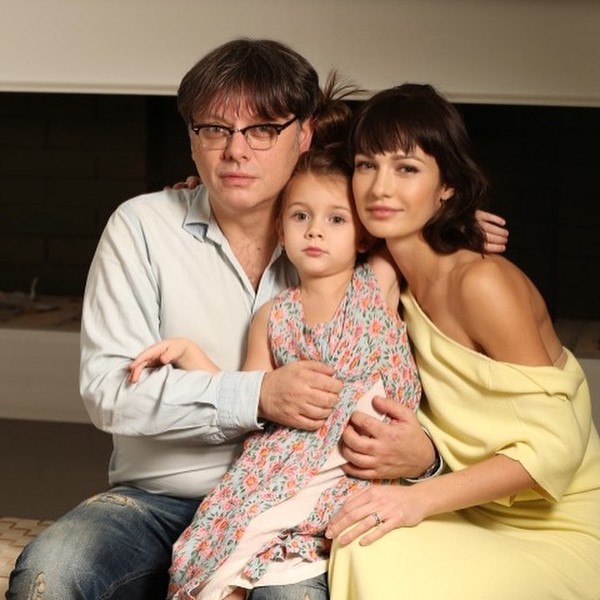 Валерий Тодоровский и Евгения Брик с дочкой