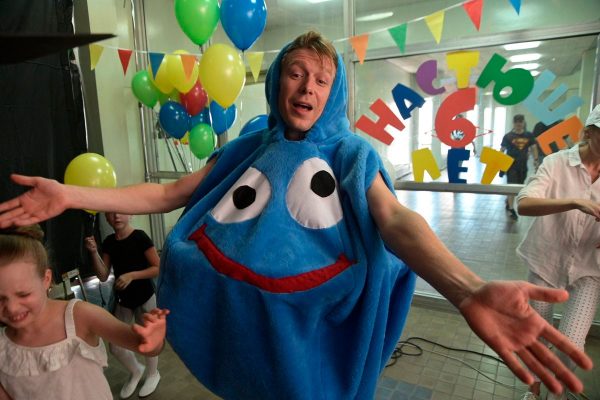 1 Никита Ефремов снимается в экранизации популярного романа: первые кадры Актер исполнит главную роль в сериале «Библиотекарь»