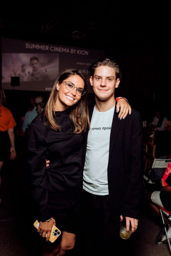 1 Табаков с мамой, Гренц, Муцениеце и другие на премьере фильма Звезды посетили светский показ мистического триллера «Ночной режим»