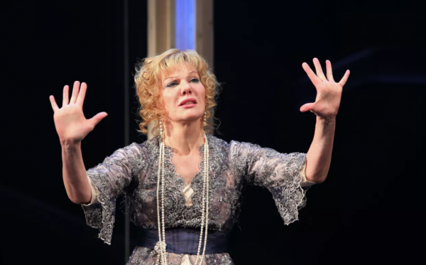 Актрису Захарову обвинили в ненависти к артистам «Ленкома»