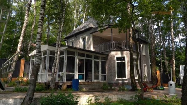 Дом Макеевой и Малькова: настенная живопись, фамильный герб и две стиральные машины