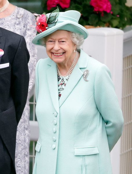 Фу, только не фуа-гра: дворецкий рассказал о запрещенных продуктах в британской королевской семье