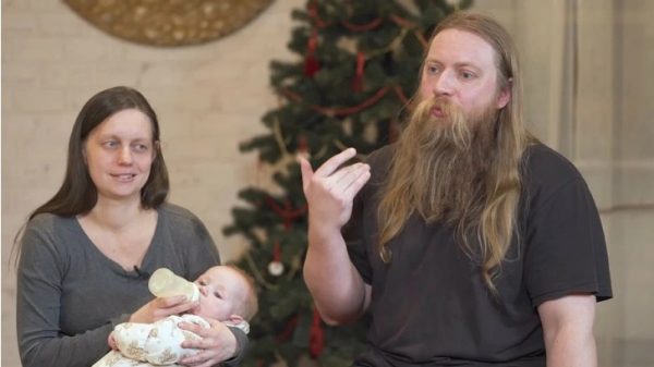 Гении из однушки: почему Тепляковы до сих пор вдевятером ютятся в маленькой квартире?