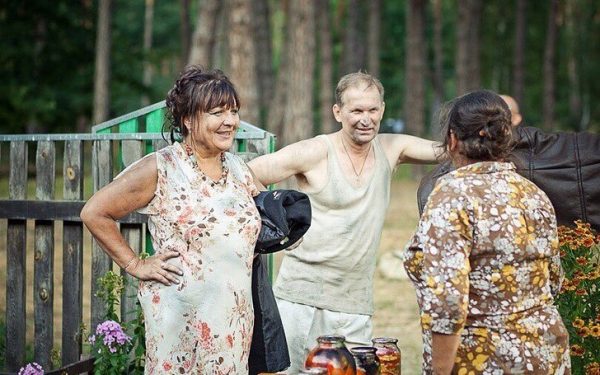 «Лошадь сдохла, слазь»: режиссер «Сватов» объяснил, почему без Добронравова сериалу не жить