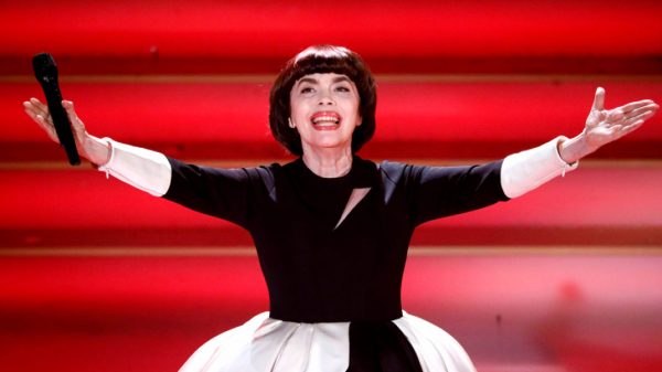 Мирей Матье рассказала об отношениях с Путиным