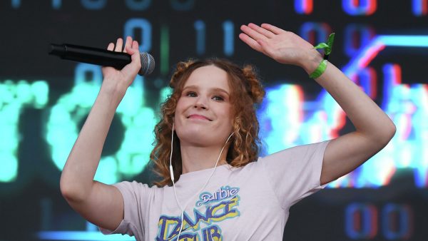 Монеточка пожалела, что не сможет родить в России