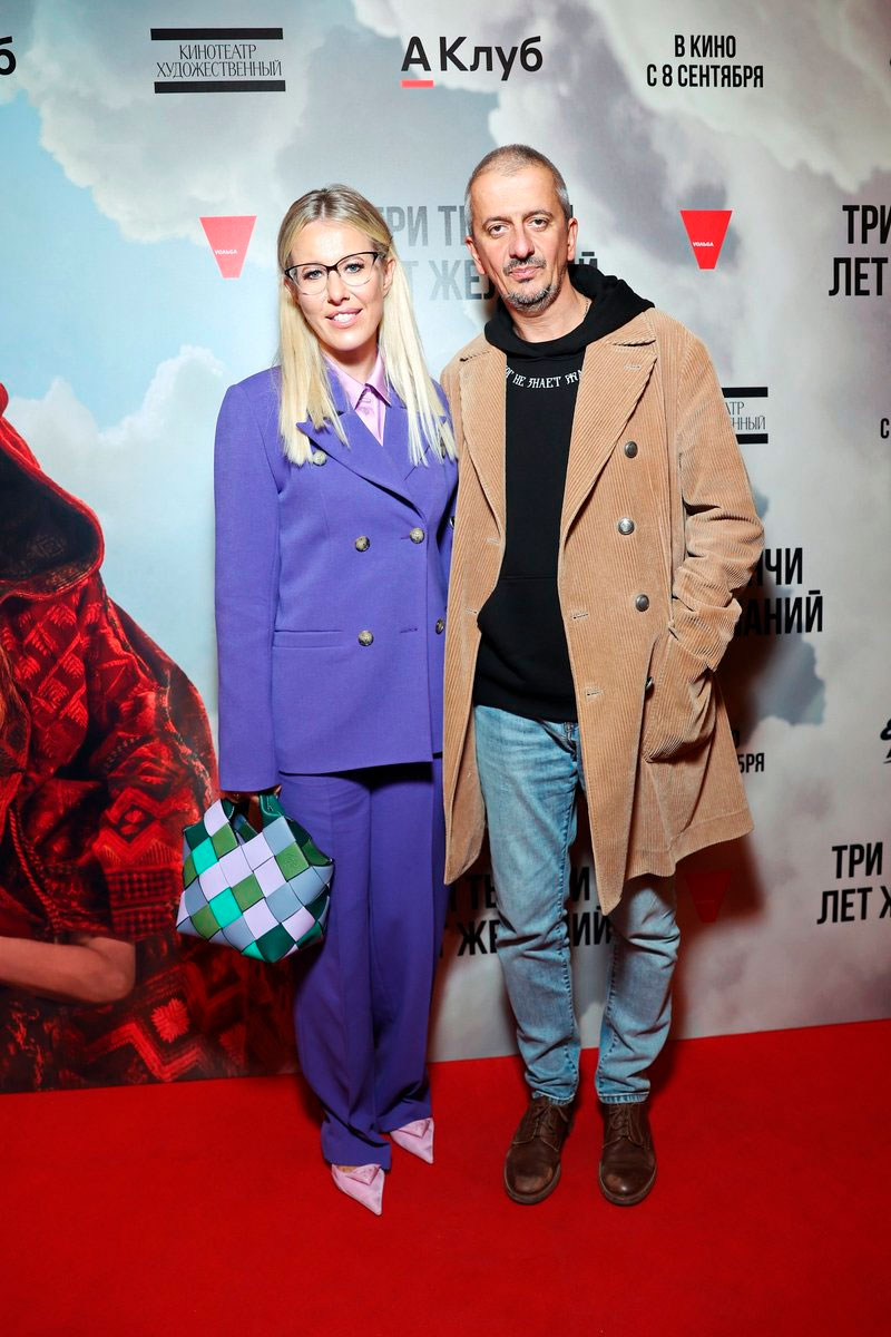 Собчак с мужем, Водонаева и другие звезды на кинопремьере Смотрите фоторепортаж с показа фэнтези-мелодрамы «Три тысячи лет желаний»